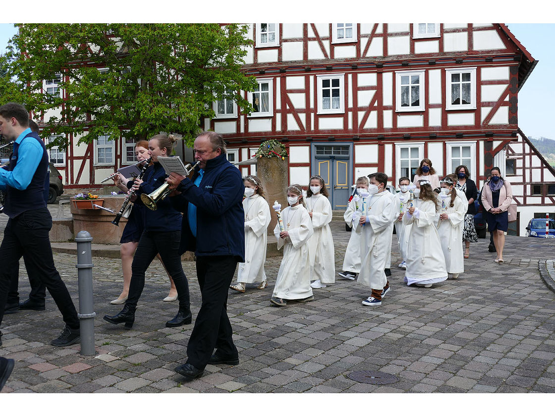 Feier der 1. Heiligen Kommunion in Sankt Crescentius (Foto: Karl-Franz Thiede)